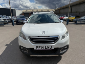 2014 Peugeot 2008 1.6 E-Hdi Allure SUV 5dr Diesel Manual Euro 5 (s/s) (92 Ps) in White — image 4
