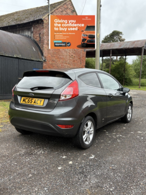 2015 Ford Fiesta 1.3 Zetec in Grey — image 6