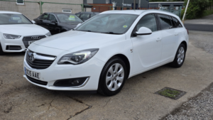 2015 Vauxhall Insignia 2.0 Cdti Sri in White — image 3