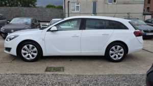 2015 Vauxhall Insignia 2.0 Cdti Sri in White — image 5