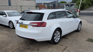 2015 Vauxhall Insignia 2.0 Cdti Sri in White — image 6