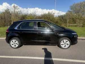 2015 Citroen C4 Picasso 2.0 Bluehdi Exclusive in Black — image 2