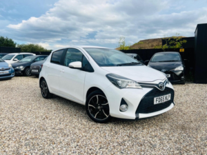 2015 Toyota Yaris 1.33 Dual Vvt-I Sport Euro 5 5dr Euro 5 in White — image 5