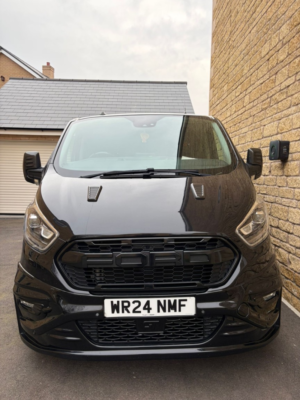 2024 Ford Transit Custom 2.0 Transit Custom Gt Crew Van 300 L1 2.0l Ecoblue 170ps Fwd 6 Speed Manual in Black — image 3
