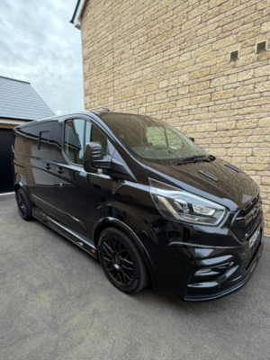 2024 Ford Transit Custom 2.0 Transit Custom Gt Crew Van 300 L1 2.0l Ecoblue 170ps Fwd 6 Speed Manual in Black — image 5