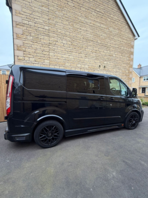 2024 Ford Transit Custom 2.0 Transit Custom Gt Crew Van 300 L1 2.0l Ecoblue 170ps Fwd 6 Speed Manual in Black — image 6