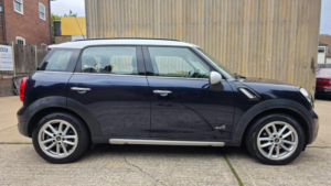 2015 MINI Countryman 2.0 Cooper Sd Auto All4 Euro 5 5dr in Blue — image 5