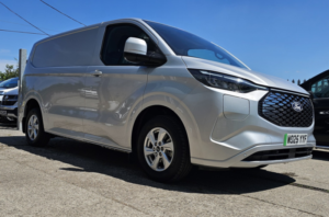 2025 Ford E-Transit Custom 320 65kwh Limited Auto L1 H1 5dr in Silver — image 4