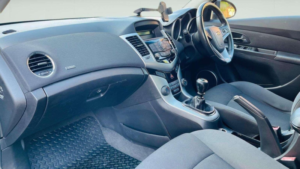2012 Chevrolet Cruze 1.6 Lt Euro 5 5dr in Black — image 6