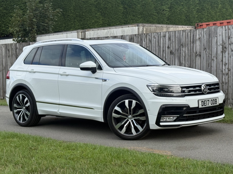2017 Volkswagen Tiguan 2.0 Tdi Bluemotion Tech R-Line in White — image 1