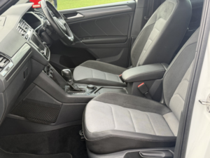 2017 Volkswagen Tiguan 2.0 Tdi Bluemotion Tech R-Line in White — image 3