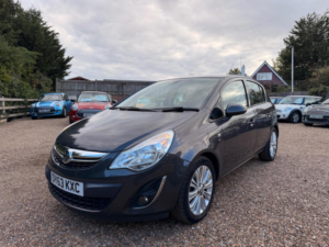 2013 Vauxhall Corsa 1.4 16v Se Euro 5 5dr in Grey — image 4