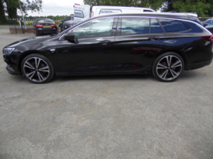 2017 Vauxhall Insignia 2.0 Turbo D Blueinjection Sri Vx Line Nav Sports Tourer Euro 6 (s/s) 5dr in Black — image 4