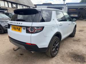 2018 Land Rover Discovery Sport Td4 Landmark in White — image 3