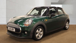 2015 MINI Hatch 1.5 Cooper Euro 6 (s/s) 5dr in Green — image 2