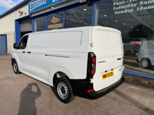2023 Ford Transit Custom 2.0 320 Ecoblue Leader Panel Van 5dr Diesel Manual L2 H1 Euro 6 136 Ps in White — image 5