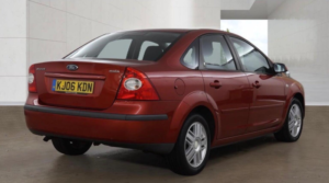 2006 Ford Focus 2.0 Ghia 4dr in Red — image 5