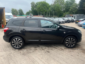 2010 Nissan Qashqai+2 2.0 Dci N-Tec 2WD Euro 5 5dr in Black — image 4