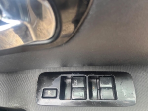 2010 Nissan Qashqai+2 2.0 Dci N-Tec 2WD Euro 5 5dr in Black — image 6