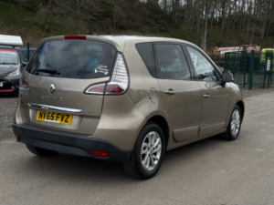 2015 Renault Scenic 1.5 Dynamique Nav Dci 110 in Beige — image 6
