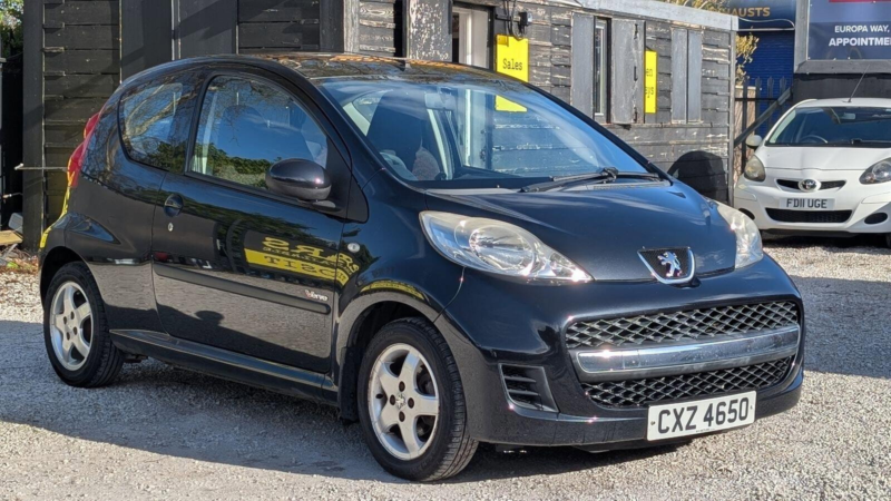 2009 Peugeot 107 1.0 12v Verve Hatchback 3dr Petrol Manual Euro 4 (68 Ps) in Black — image 1