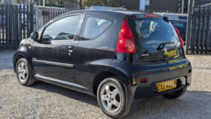 2009 Peugeot 107 1.0 12v Verve Hatchback 3dr Petrol Manual Euro 4 (68 Ps) in Black — image 5