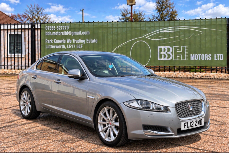 2012 Jaguar Xf 3.0d V6 Luxury Auto Euro 5 4dr in Grey — image 1