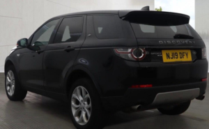 2019 Land Rover Discovery Sport 2.0 Si4 Hse Auto 4WD Euro 6 (s/s) 5dr in Black — image 3