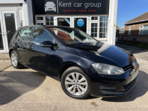 2014 Volkswagen Golf 1.4 Tsi Bluemotion Tech Se in Black — image 3