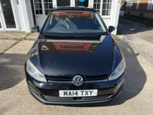 2014 Volkswagen Golf 1.4 Tsi Bluemotion Tech Se in Black — image 4