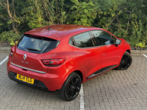2014 Renault Clio 1.5 Dynamique S Medianav Dci 90 Stop & Start in Red — image 2
