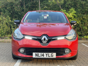 2014 Renault Clio 1.5 Dynamique S Medianav Dci 90 Stop & Start in Red — image 5