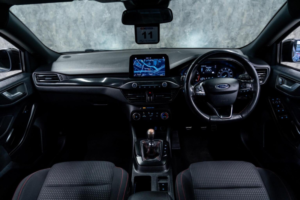 2018 Ford Focus 1.5t Ecoboost St-Line Euro 6 (s/s) 5dr in Grey — image 2