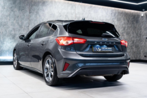 2018 Ford Focus 1.5t Ecoboost St-Line Euro 6 (s/s) 5dr in Grey — image 6