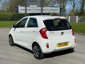 2013 Kia Picanto 1.0 1 Euro 5 5dr in White — image 4