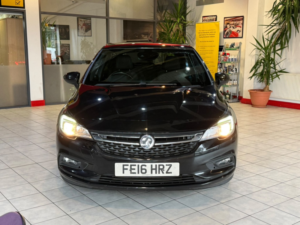 2016 Vauxhall Astra 1.0 I Turbo Ecoflex Sri in Black — image 4
