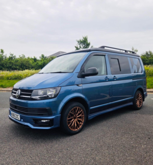 2018 Volkswagen Transporter 2.0 Tdi T28 Bluemotion Tech Highline Fwd Swb Euro 6 (s/s) 5dr in Blue — image 6