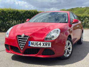 2014 Alfa Romeo Giulietta 1.6 Jtdm-2 Progression Euro 5 (s/s) 5dr in Red — image 2
