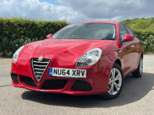 2014 Alfa Romeo Giulietta 1.6 Jtdm-2 Progression Euro 5 (s/s) 5dr in Red — image 3