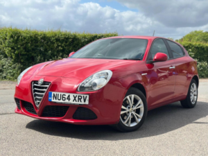 2014 Alfa Romeo Giulietta 1.6 Jtdm-2 Progression Euro 5 (s/s) 5dr in Red — image 4