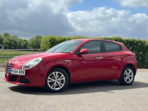 2014 Alfa Romeo Giulietta 1.6 Jtdm-2 Progression Euro 5 (s/s) 5dr in Red — image 6