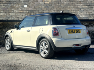 2013 MINI Hatch 1.6 Cooper 3dr in White — image 2
