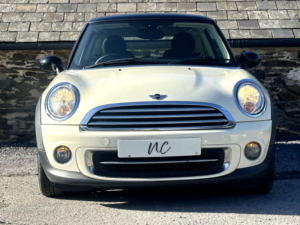 2013 MINI Hatch 1.6 Cooper 3dr in White — image 5