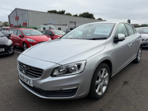 2018 Volvo S60 2.0 T4 Se Nav Saloon 4dr Petrol Manual Euro 6 (s/s) (190 Ps) in Silver — image 2