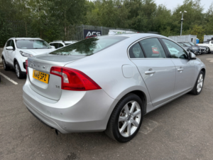2018 Volvo S60 2.0 T4 Se Nav Saloon 4dr Petrol Manual Euro 6 (s/s) (190 Ps) in Silver — image 3