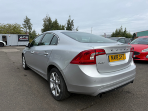 2018 Volvo S60 2.0 T4 Se Nav Saloon 4dr Petrol Manual Euro 6 (s/s) (190 Ps) in Silver — image 4