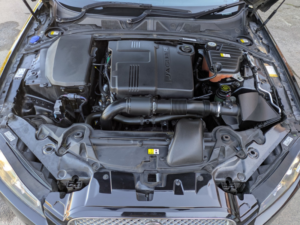 2015 Jaguar Xf 2.2 D Portfolio in Black — image 6