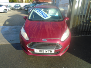 2015 Ford Fiesta 1.0t Ecoboost Zetec Hatchback 5dr Petrol Manual Euro 5 (s/s) (100 Ps) in Red — image 2