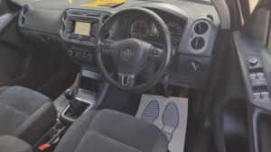 2014 Volkswagen Tiguan 2.0 Tdi Bluemotion Tech Match 4WD Euro 5 (s/s) 5dr in Grey — image 2