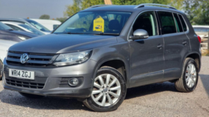 2014 Volkswagen Tiguan 2.0 Tdi Bluemotion Tech Match 4WD Euro 5 (s/s) 5dr in Grey — image 3